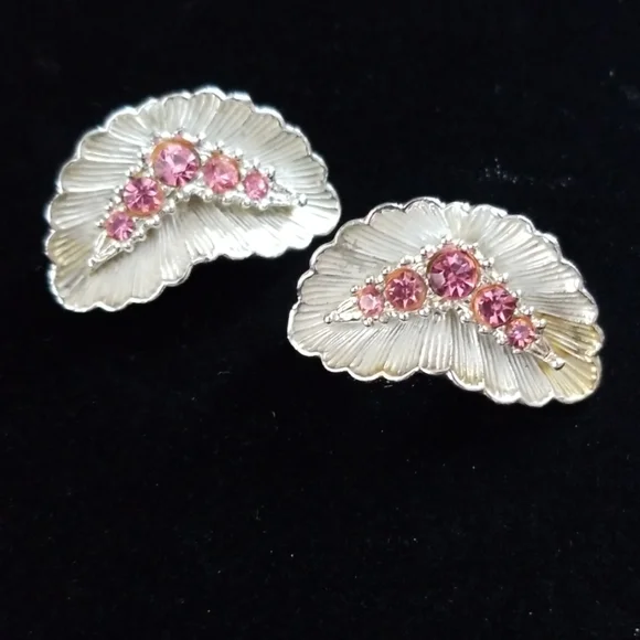Vintage Mid Century 1950s Pink Rhinestone Silver Tone Clip Earrings - Picture 7 of 10